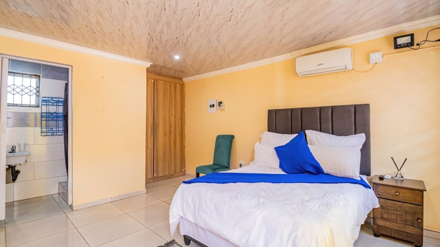 7 Bedroom Property for Sale in Mogwase Unit 4 North West